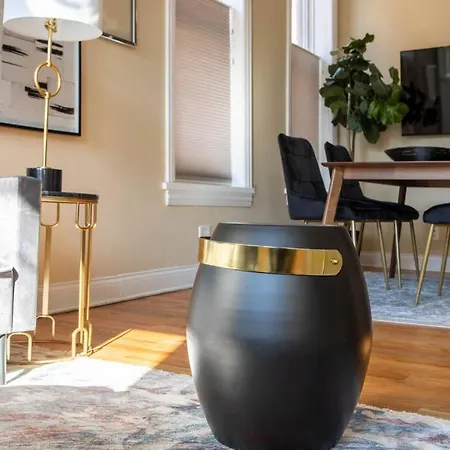 Getaway In The Heart Of Pilsen Chicago Apartment