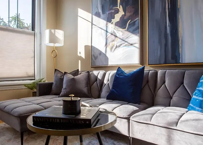 Getaway In The Heart Of Pilsen *