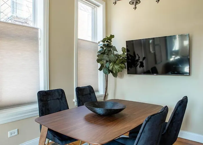Getaway In The Heart Of Pilsen